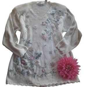 VINTAGE Casual Corner Co. Granny Floral Embroidered Knit Pullover Sweater
